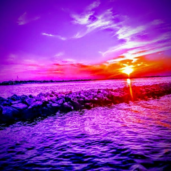 Meet your Posher, Stephanie - Picture 3 of 8