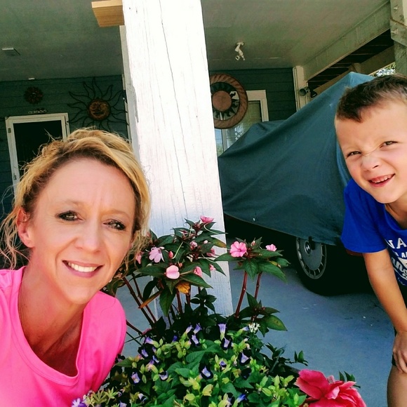 Meet your Posher, Stephanie - Picture 4 of 8