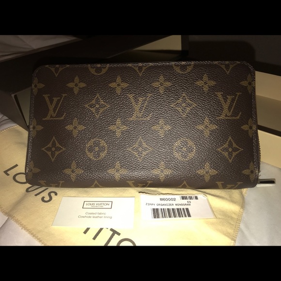 - SOLD- Louis Vuitton Wallet - Picture 2 of 8
