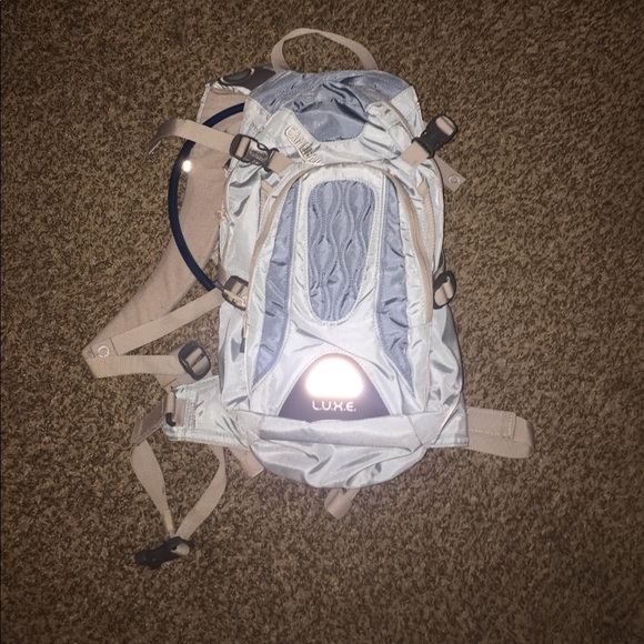 Luxe Camel Back - Picture 1 of 1