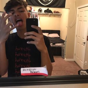 Meet your Posher, Adam