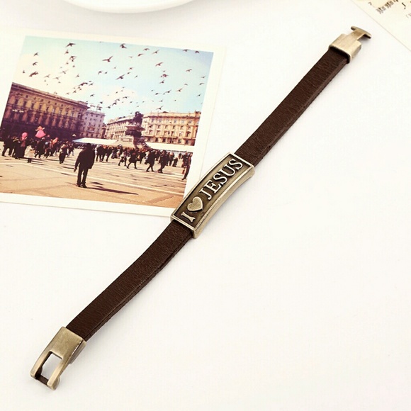 I love Jesus Bracelet - Picture 3 of 5