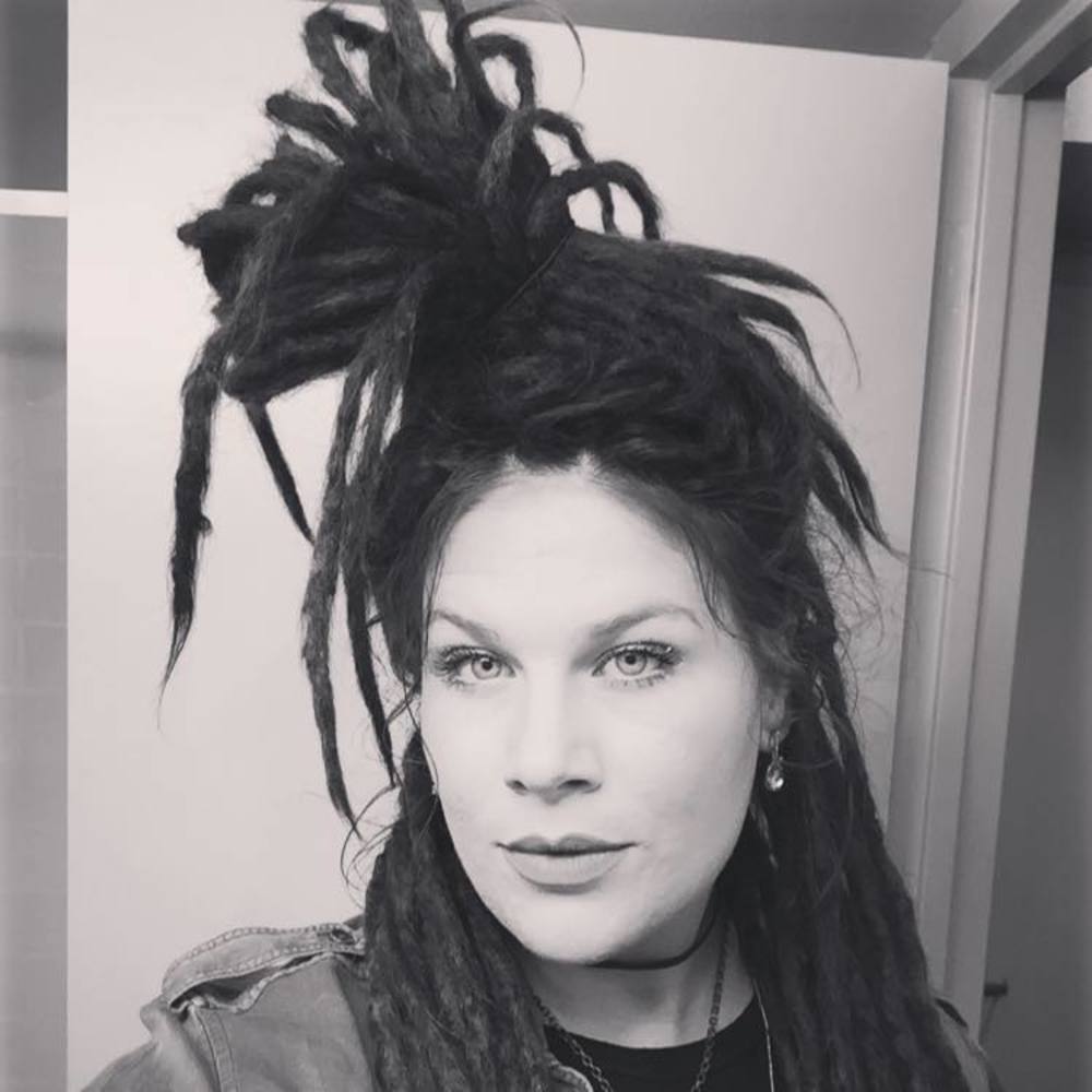 Meet your Posher, Laurel