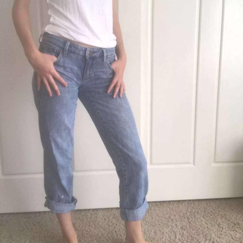 Mid-rise boyfriend jeans