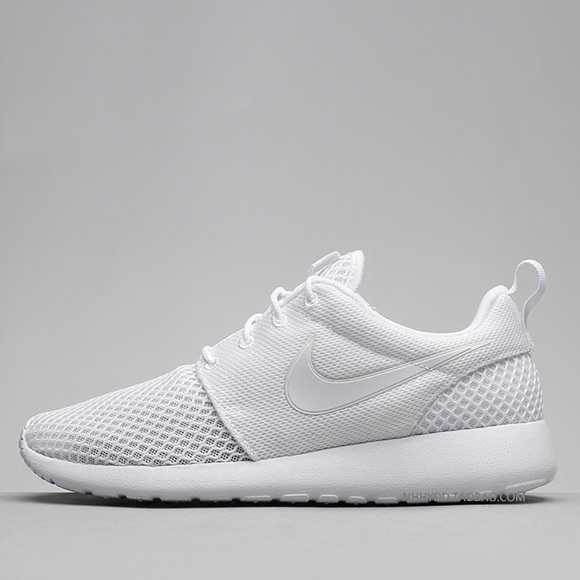 le scarpe nike mens autentico roshe bianco 85910511 poshmark sz le scarpe nike mens autentico roshe bianco 85910511 poshmark sz