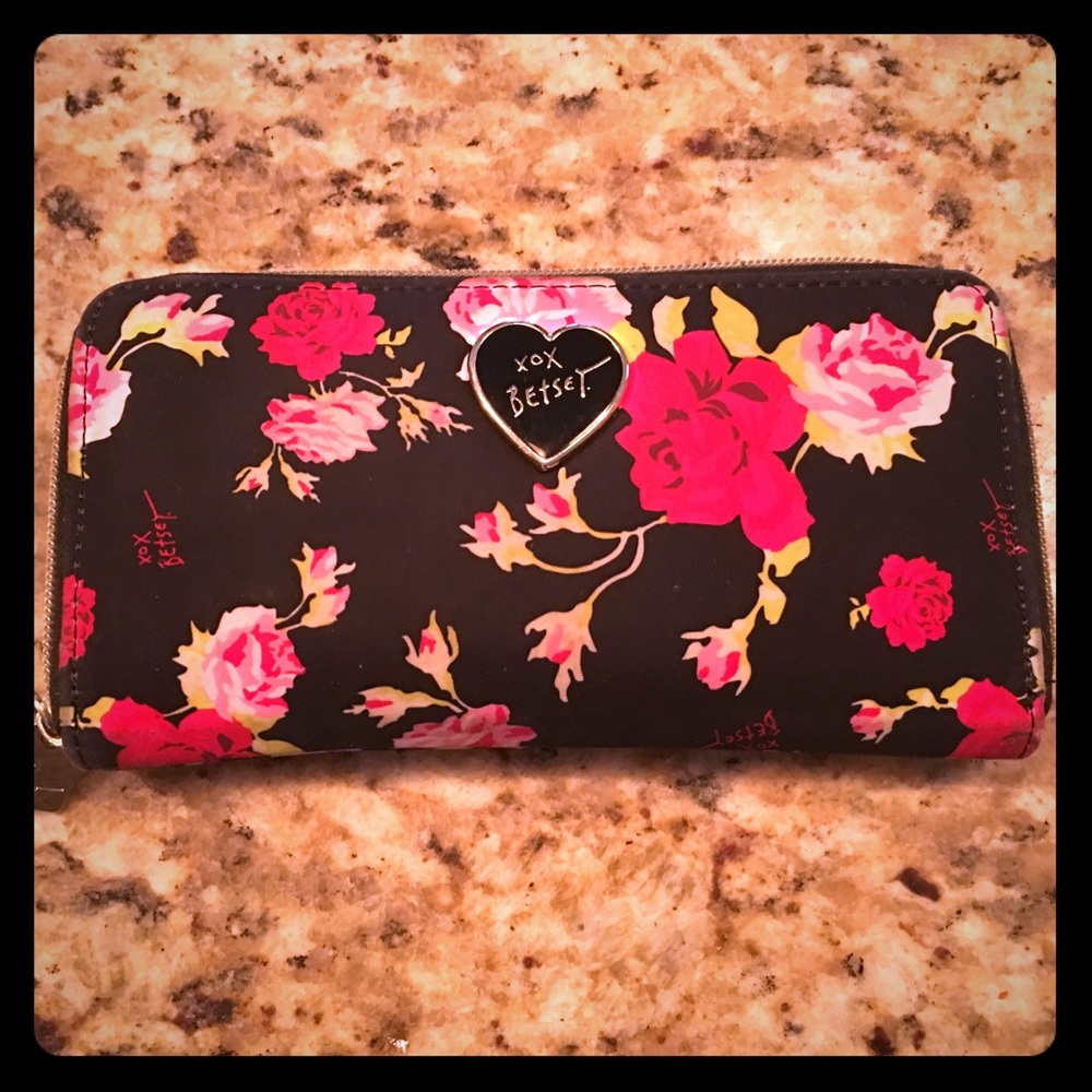 Betsey Johnson rose wallet 🌹