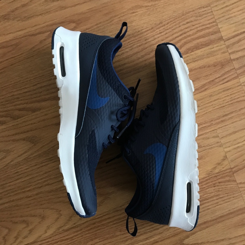 Nikes size 7.5
