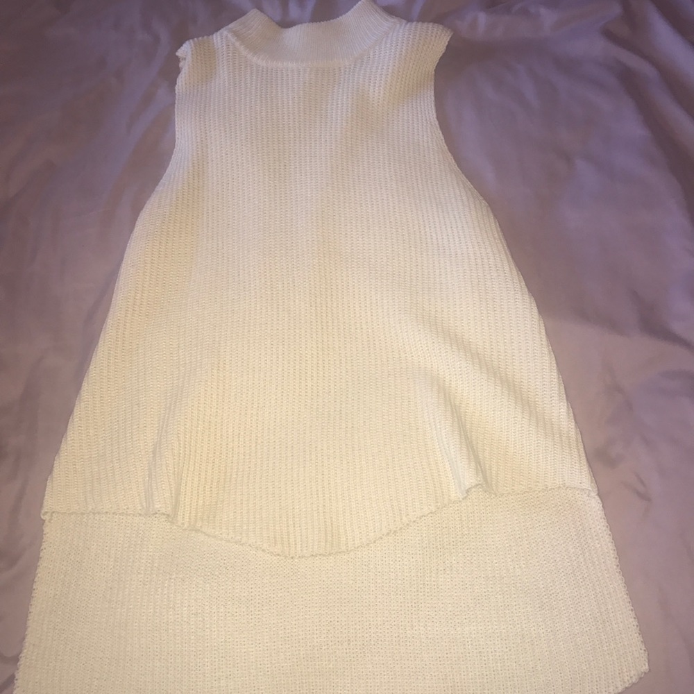 Turtle neck sweater tank top