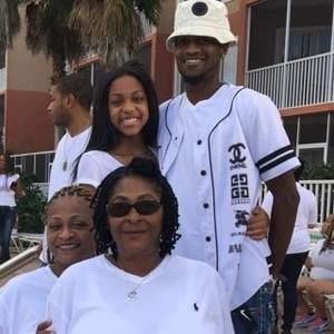 Meet your Posher, Sheila