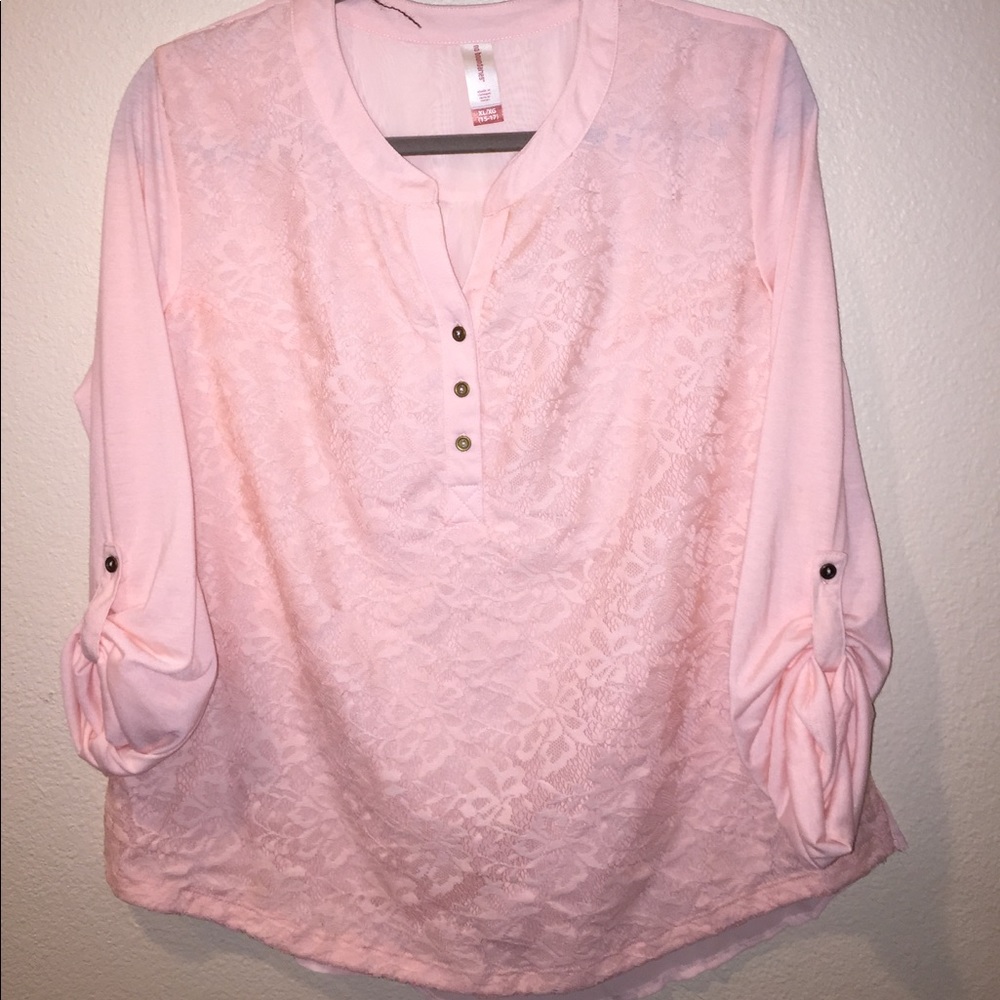 🌸Pretty pink lace/sheer blouse 🌸