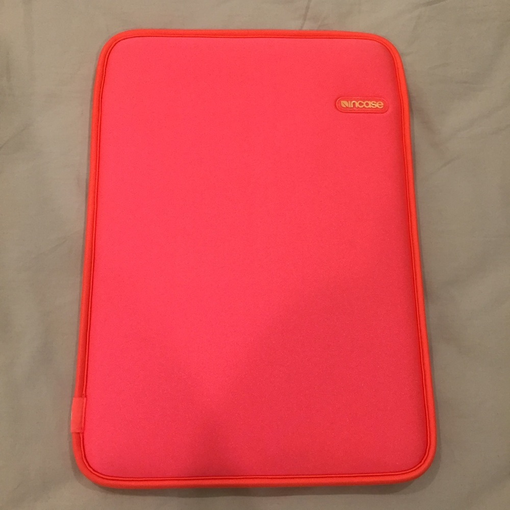 Incase neoprene case- 13" MacBook Air