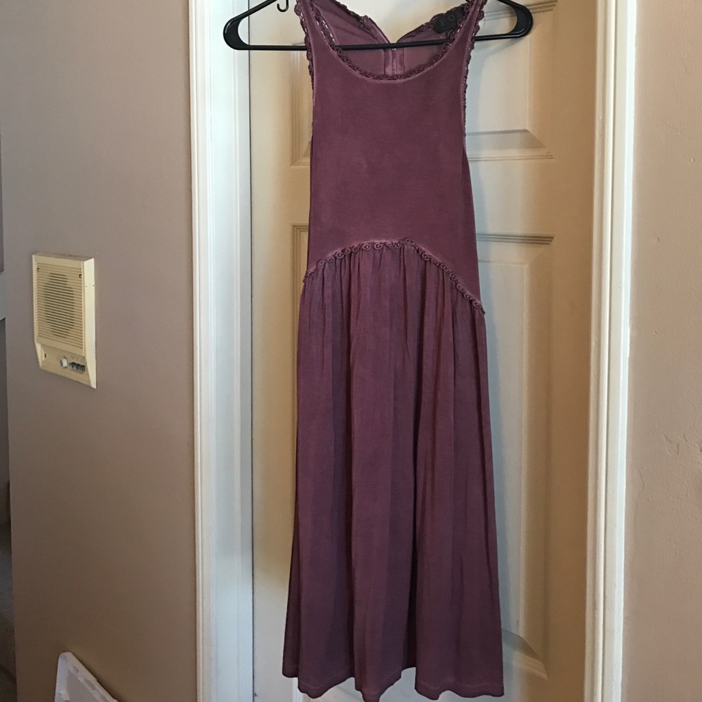 Polo sundress with small floral detailing