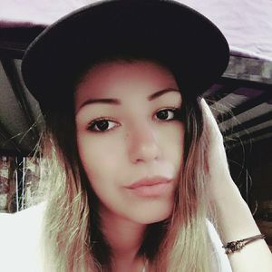 Meet your Posher, Stefani