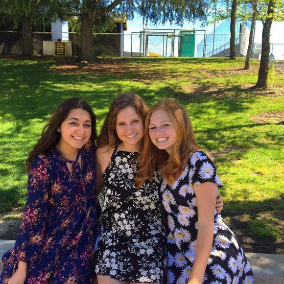 Meet your Posher, Kendall - Picture 1 of 1