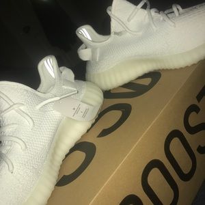 Yeezy v2 cream white