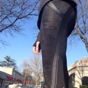 SOLDLululemon Black camo chase me crop  size 4 EUC