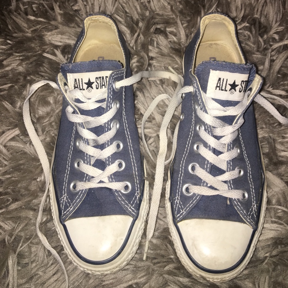 NAVY CONVERSE size 7 women's