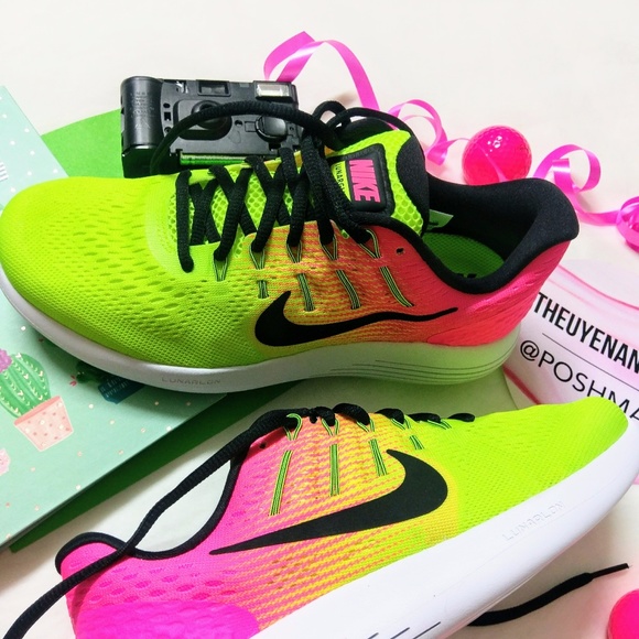 💠NEW💠 Nike Run Easy Neon Pink - Picture 2 of 8