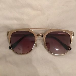 Gold Frame sunglasses