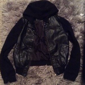 MIXED MEDIA PLEATHER JACKET