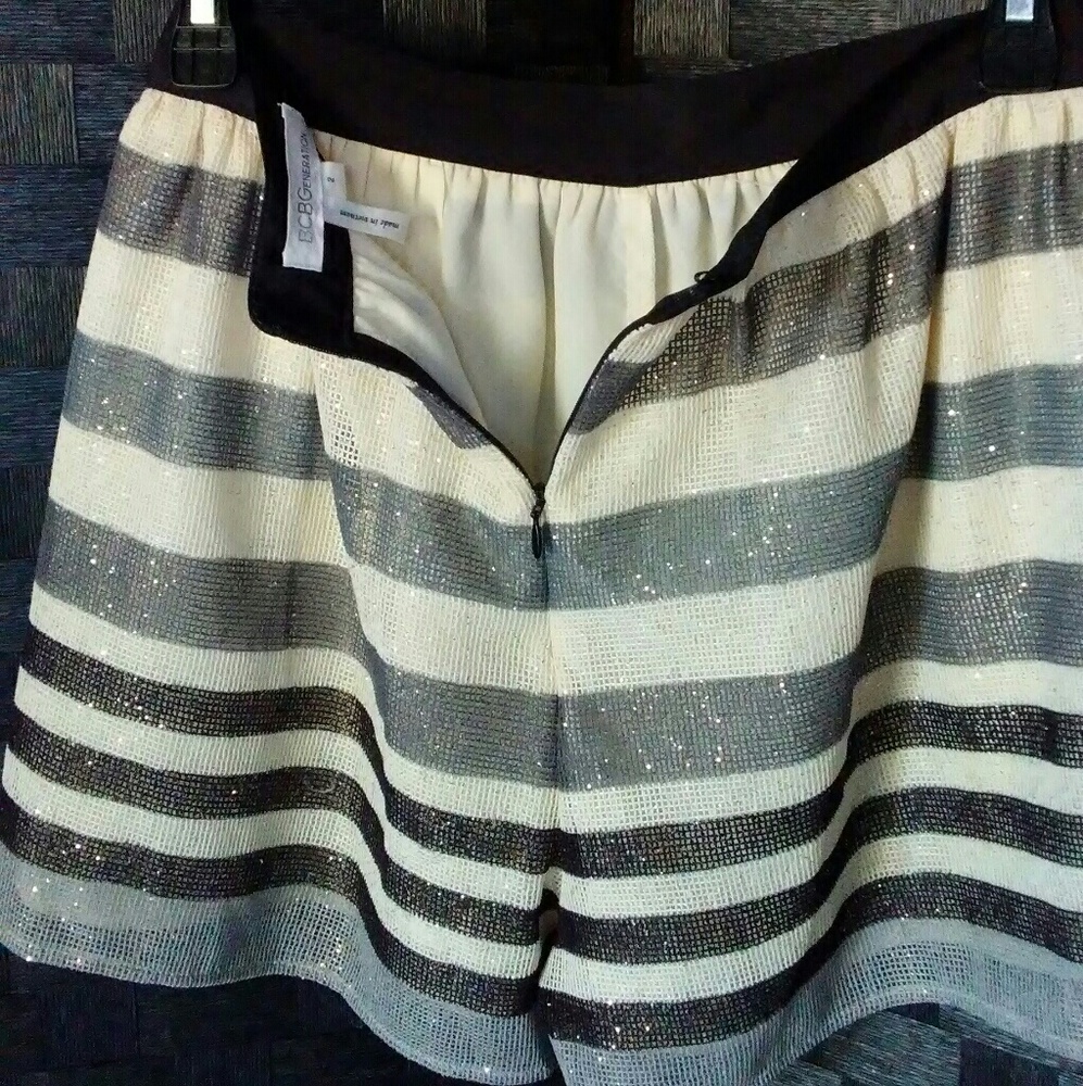 🎀🎀BCBGeneration  Glitter Shorts 🎀🎀 - Picture 3 of 8