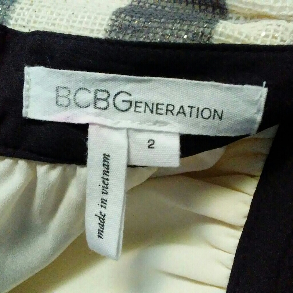 🎀🎀BCBGeneration  Glitter Shorts 🎀🎀 - Picture 5 of 8