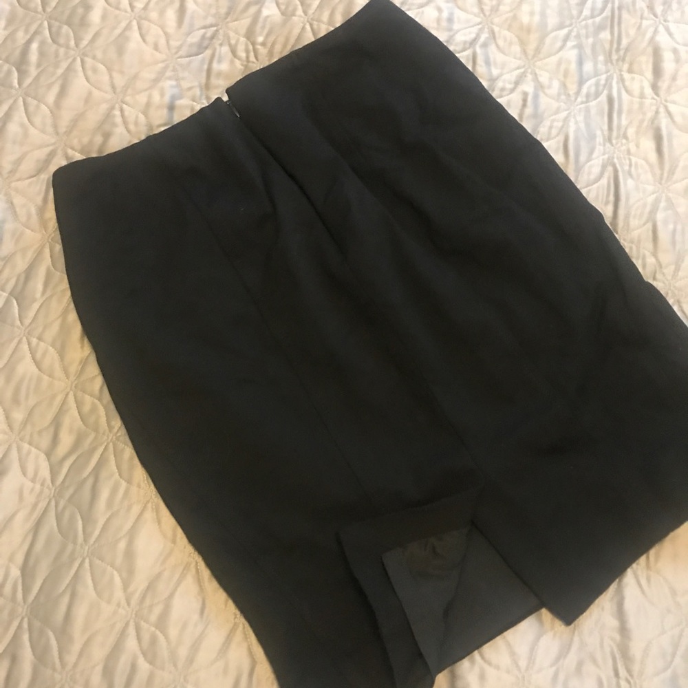 Slimming black skirt