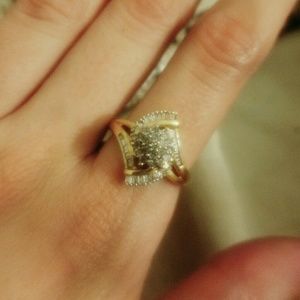 Real 10kt Gold & Diamond Cluster Ring