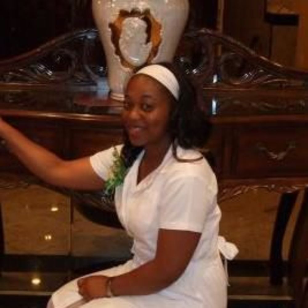 Meet your Posher, Halia