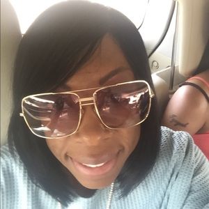 Meet your Posher, Cassandra