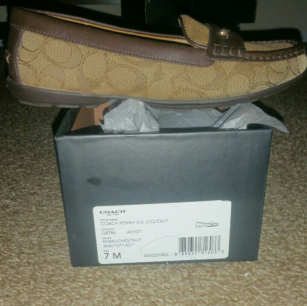 Women coach shoes