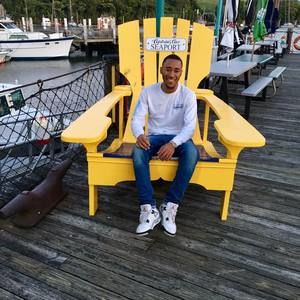 Meet your Posher, Louis