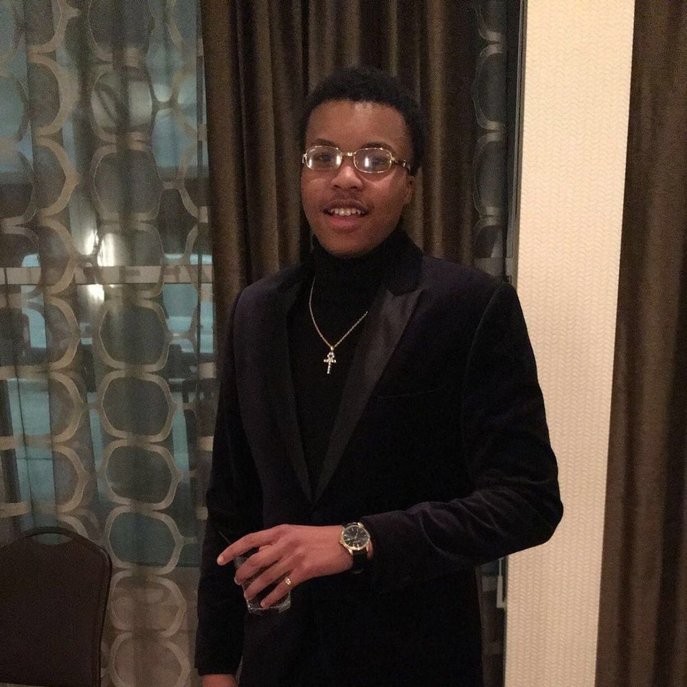 Meet your Posher, Mikhale