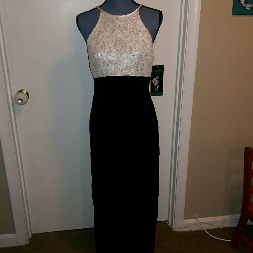 **SALE** Vintage Formal Floor length Juniors Gown - Picture 2 of 8
