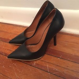 Moving sale! Givenchy Black Pumps 👠