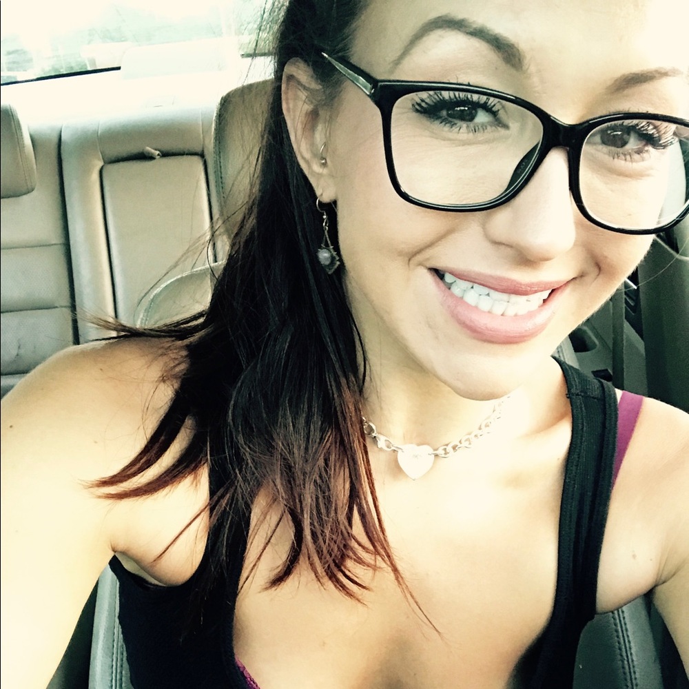 Meet your Posher, Corinne