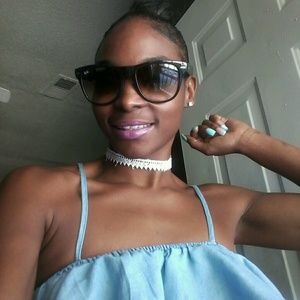 Meet your Posher, Carletha