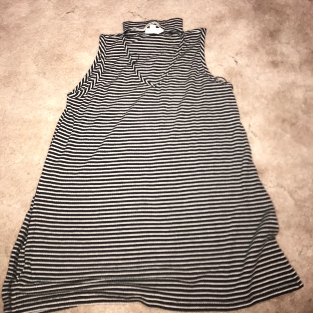 Kohls tank top low cut