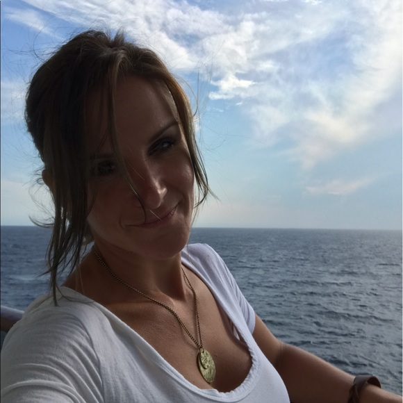 Meet your Posher, Melanie - Picture 1 of 1