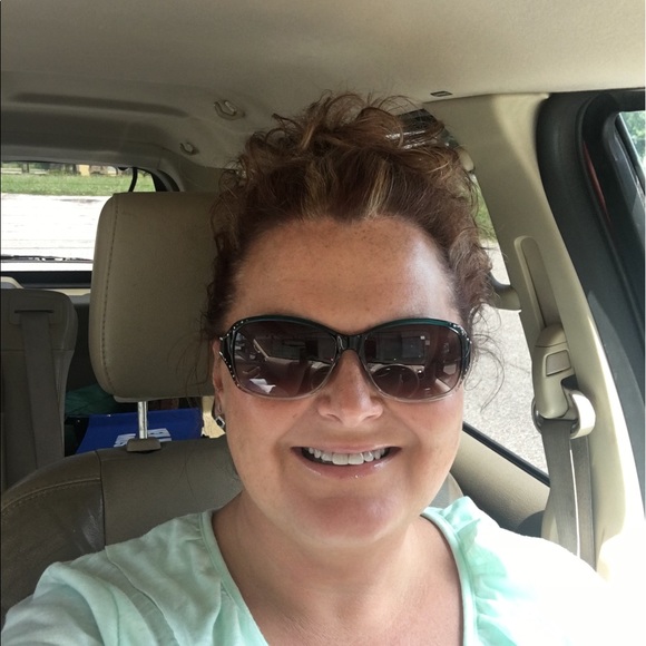 Meet your Posher, Rhonda - Picture 1 of 1