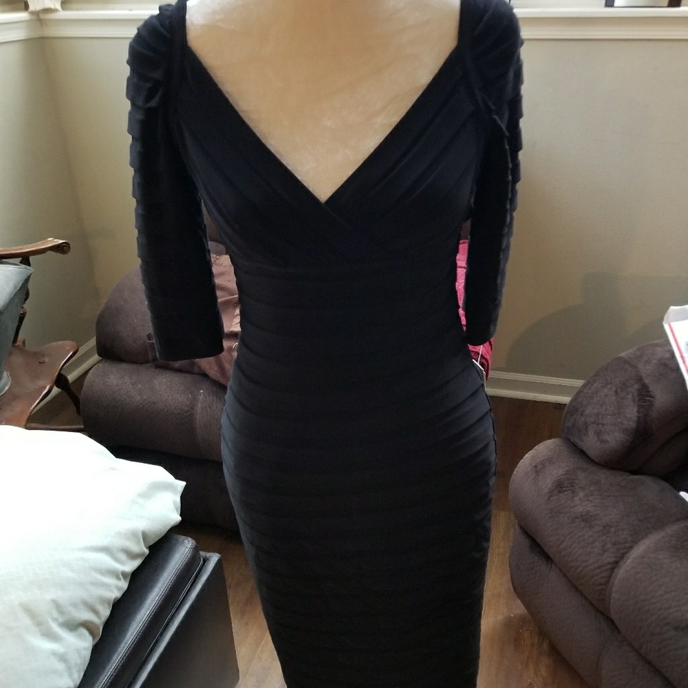 Adrianna Papell, size 4. NWT