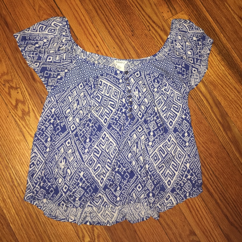 Geometric white and blue top