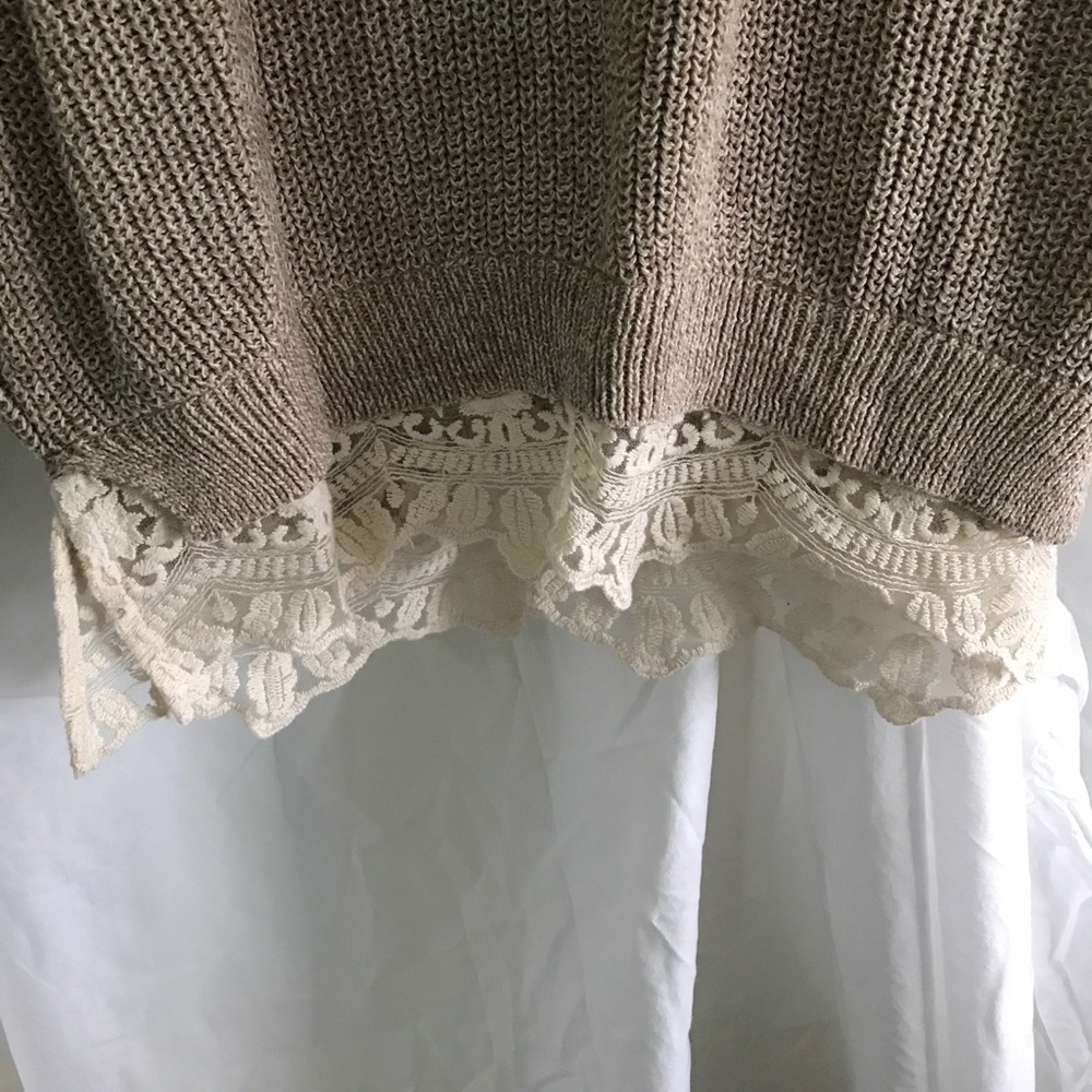 Sweater🍂 - Picture 2 of 4