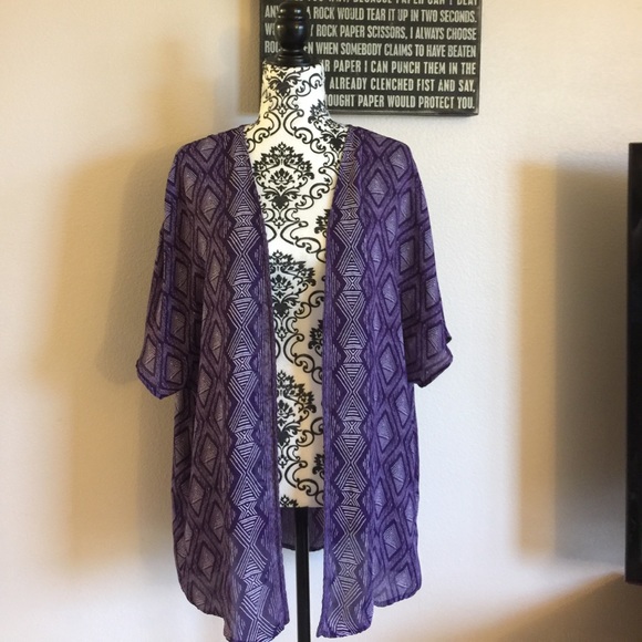 Liz Claiborne Tops - 🔴 5/$25 Liz Claiborne Kimono