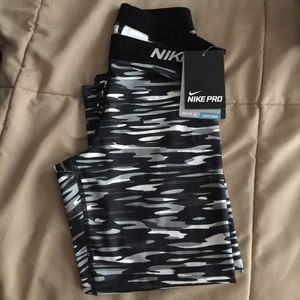 Nike pro dry fit Capri
