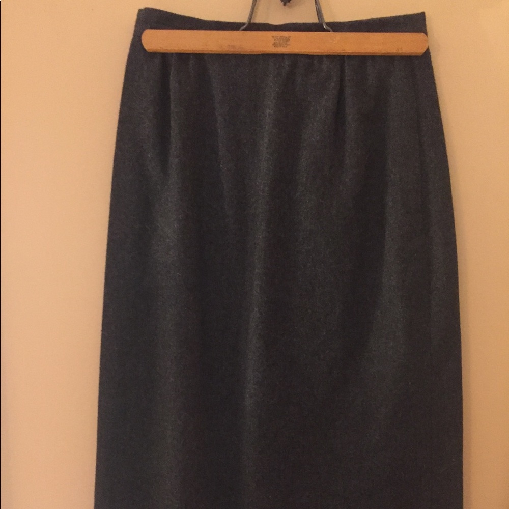 Vintage Gray Wool Skirt; vintage size 8-runs small