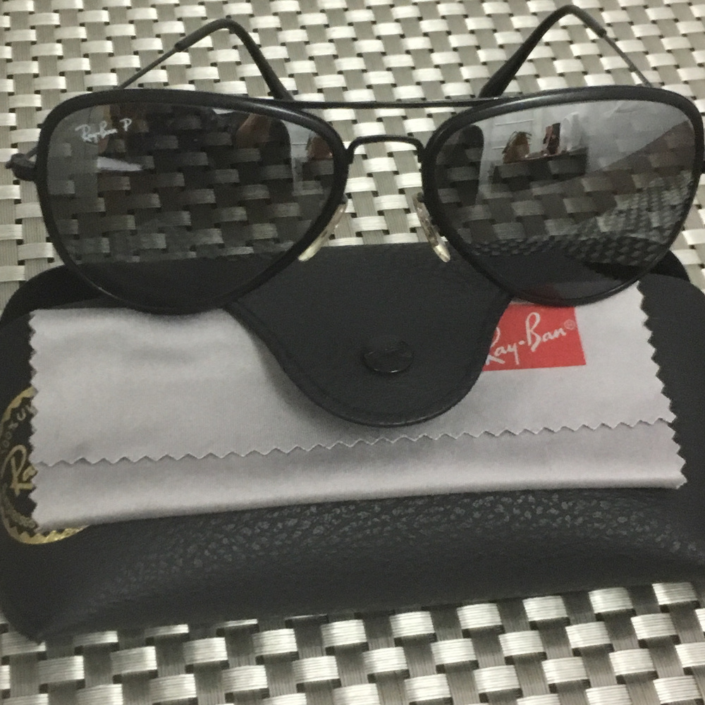 AUTHENTIC  Ray-Ban Aviator Gunmetal Sunglasses