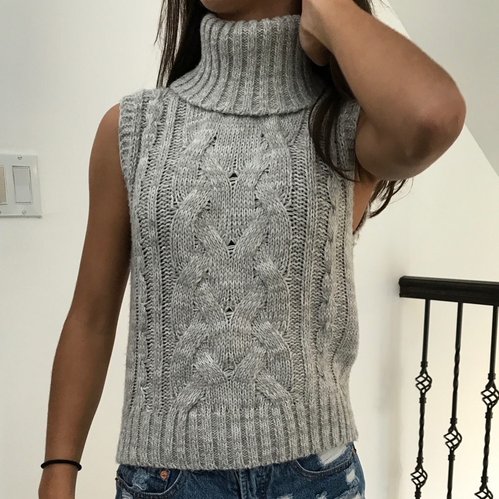 Turtleneck Crop Sweater 🍂