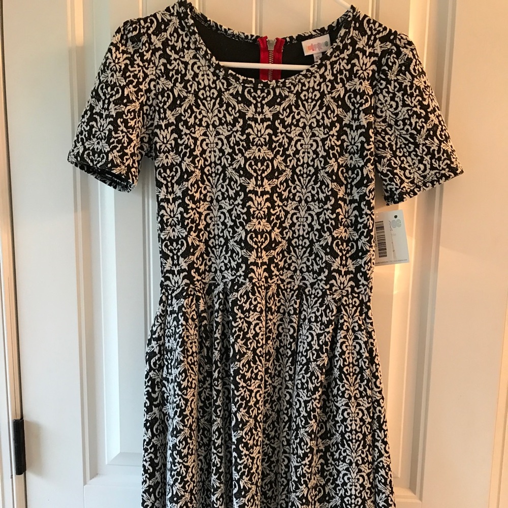 XS NWT Demask lularoe Amelia