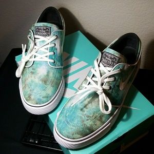 Nike SB 10.5 mens <Rare**